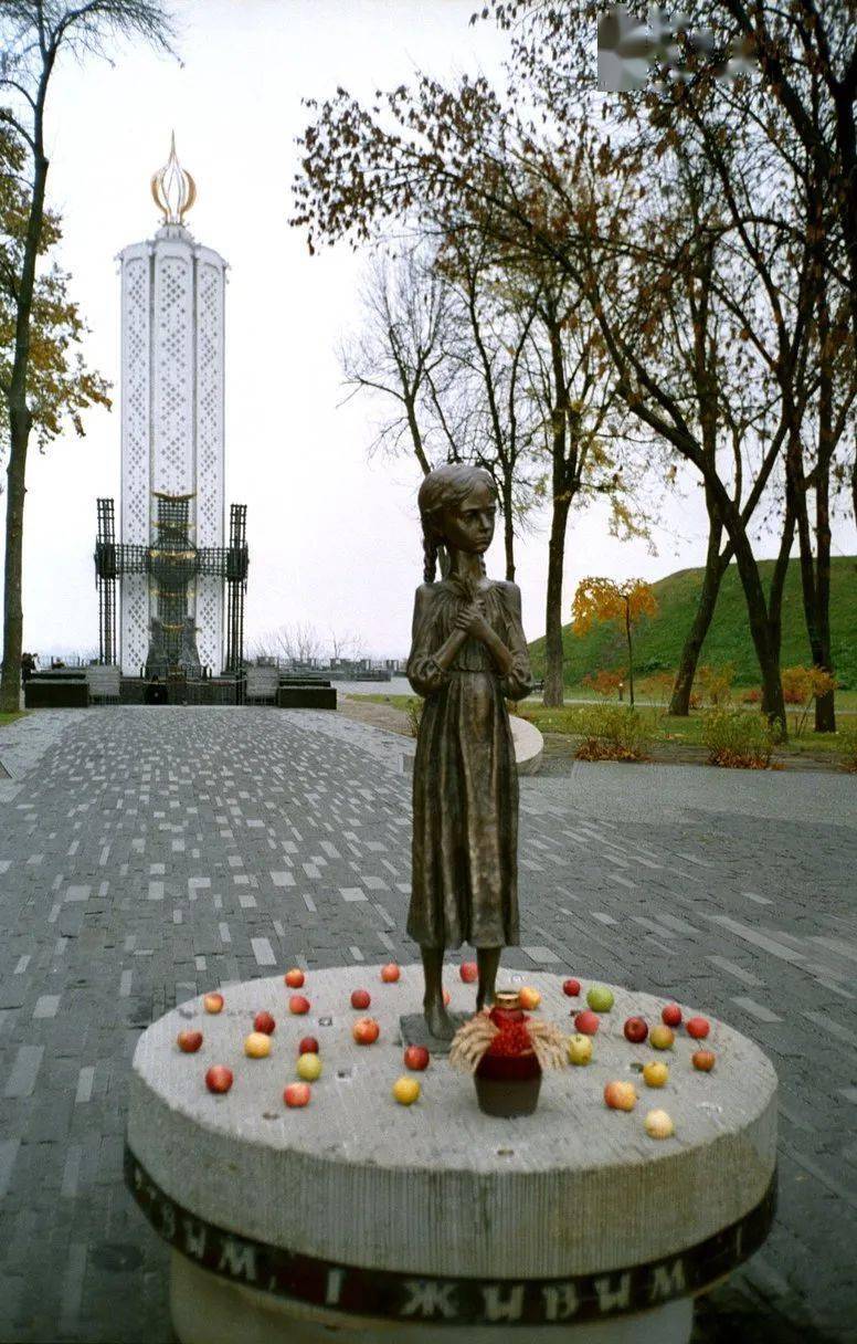 乌克兰女足集体庆祝获胜呼声高涨(乌克兰女足集体庆祝获胜呼声高涨的视频) 乌克兰女足集体庆祝获胜呼声高涨(乌克兰女足集体庆祝获胜呼声高涨的视频)