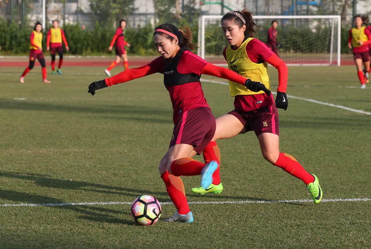 杏彩体育链接-国际足球比赛中女子足球吸引眼球(国际足球比赛中女子足球吸引眼球吗)