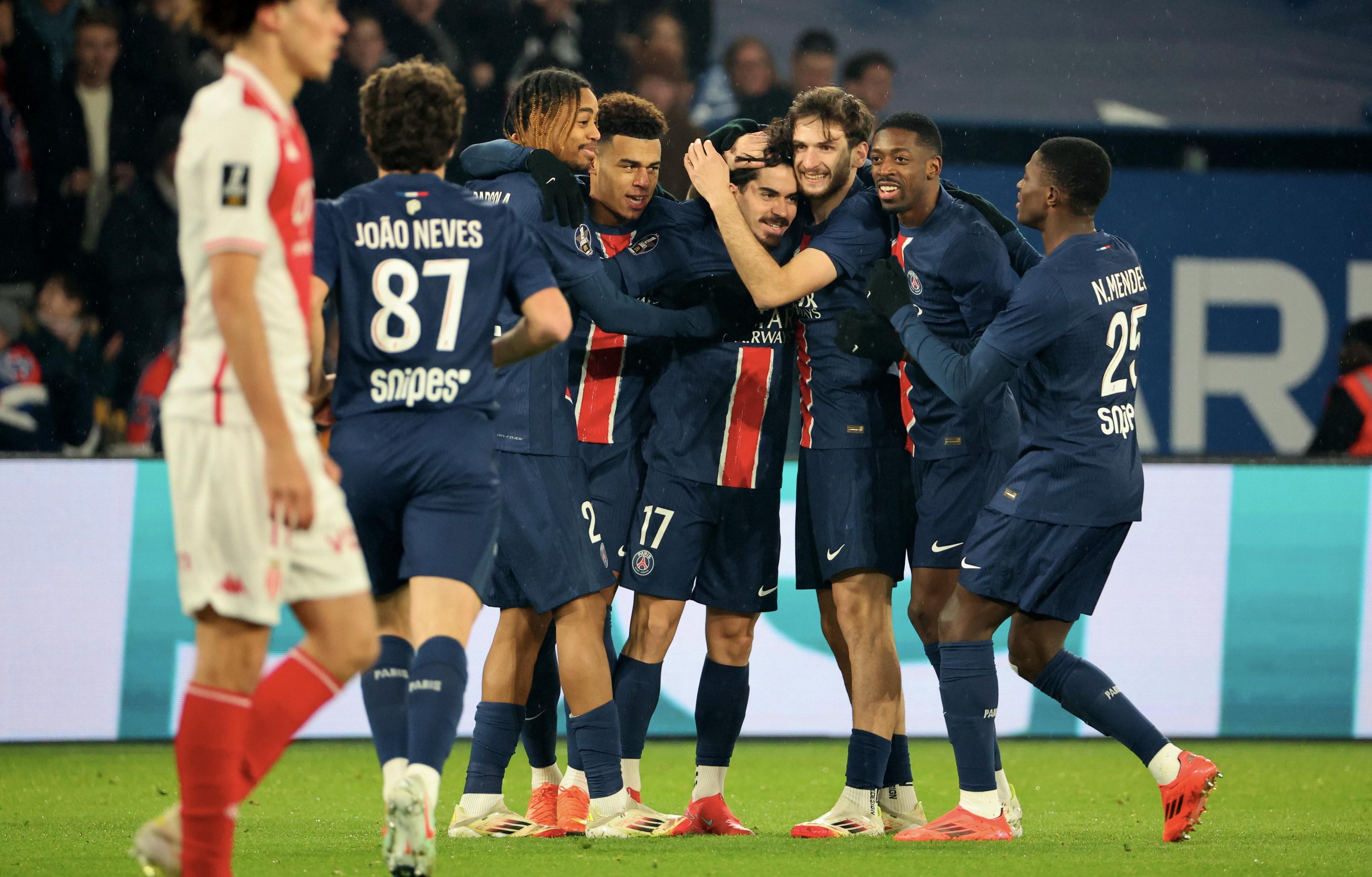 关于法国队大胜晋级，迎来胜利辉煌照亮征程的信息