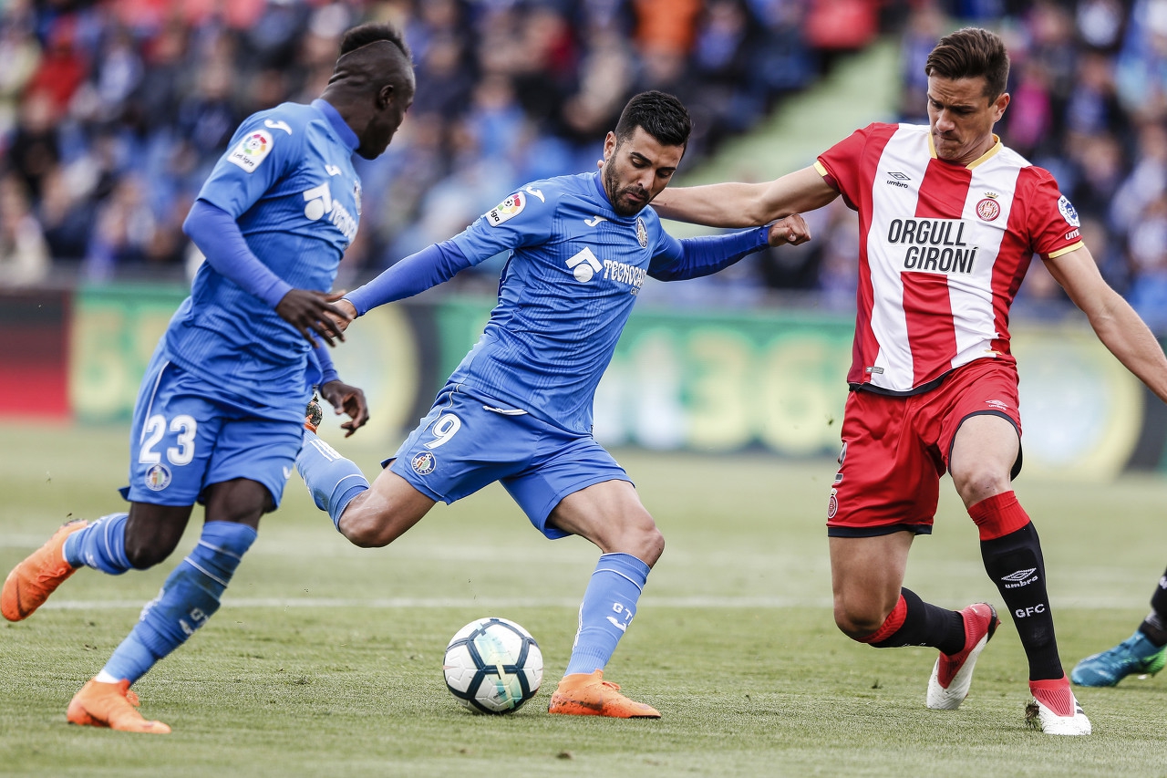 坎普劲旅巴塞罗那力克赫塔费超中了取得胜利的简单介绍