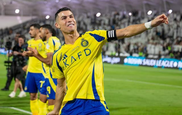 杏彩体育网页版入口-英超巨星强势出击，豪取胜利(英超巨星强势出击,豪取胜利的是谁)