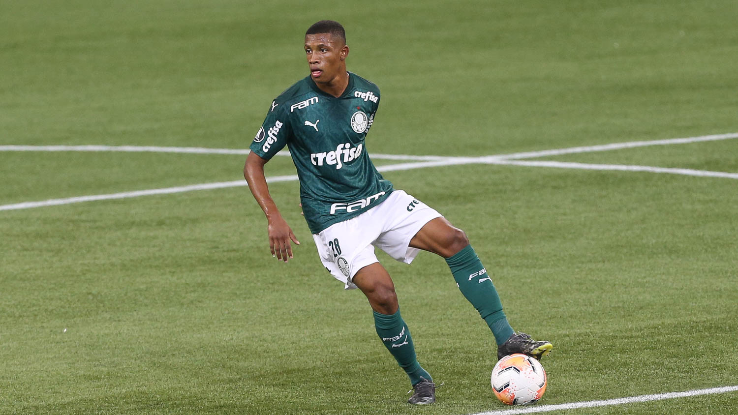 帕尔梅拉斯中场大将伤愈复出,战蒙特雷阵容稳固 帕尔梅拉斯中场大将伤愈复出,战蒙特雷阵容稳固