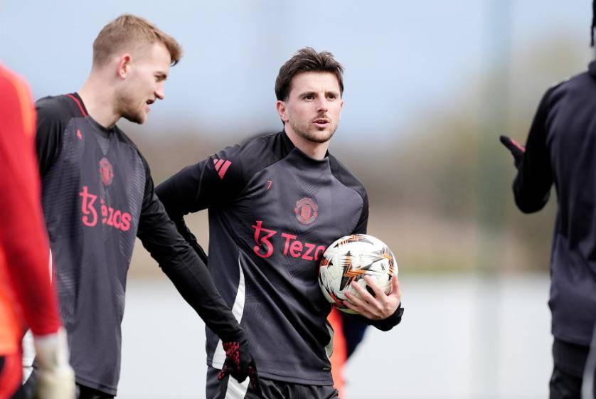 包含回归训练后，球队新阵容打出精彩表现的词条