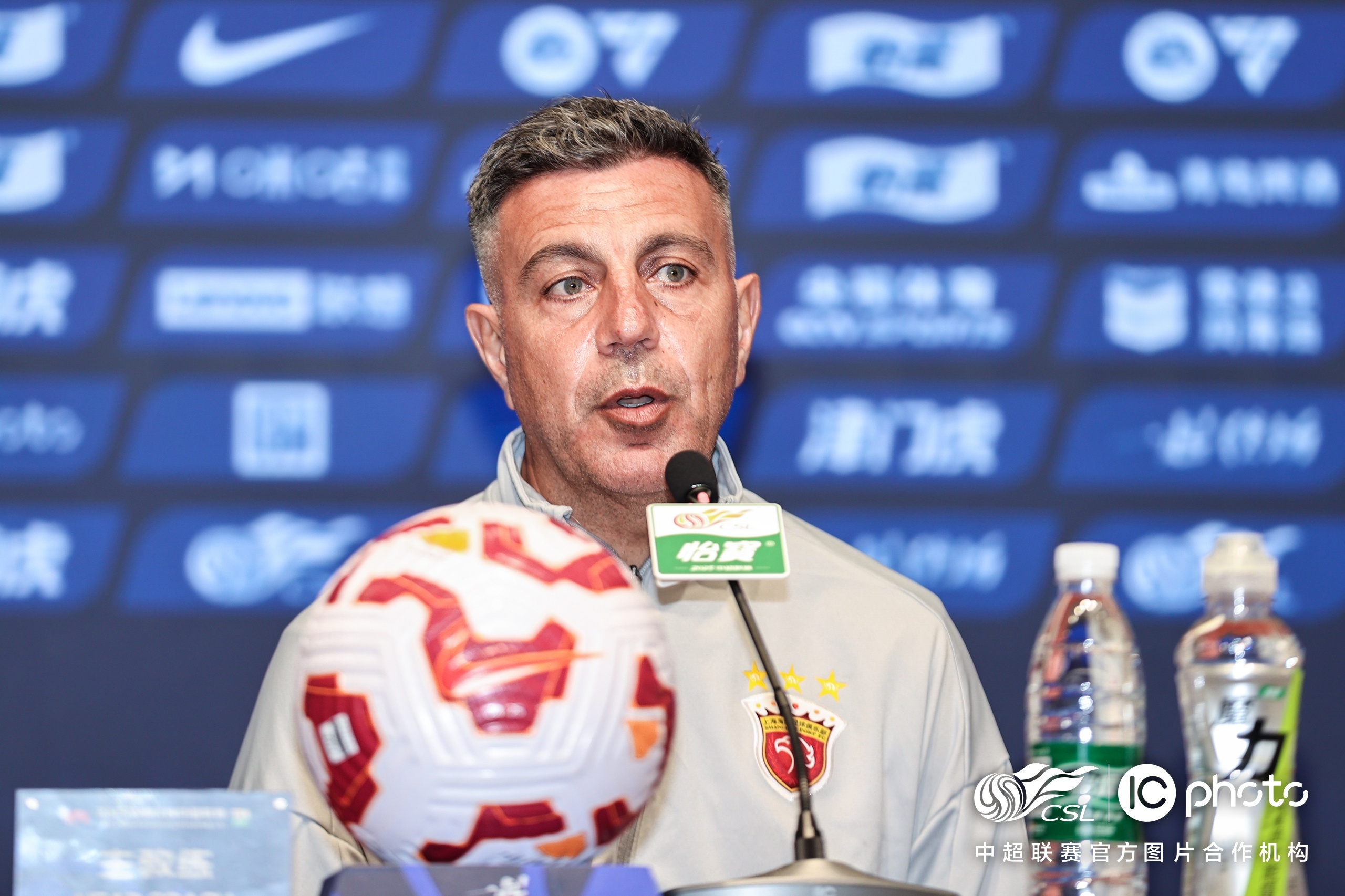 关于巴塞罗那球员内斯塔感染病毒，或将缺席下场比赛的信息