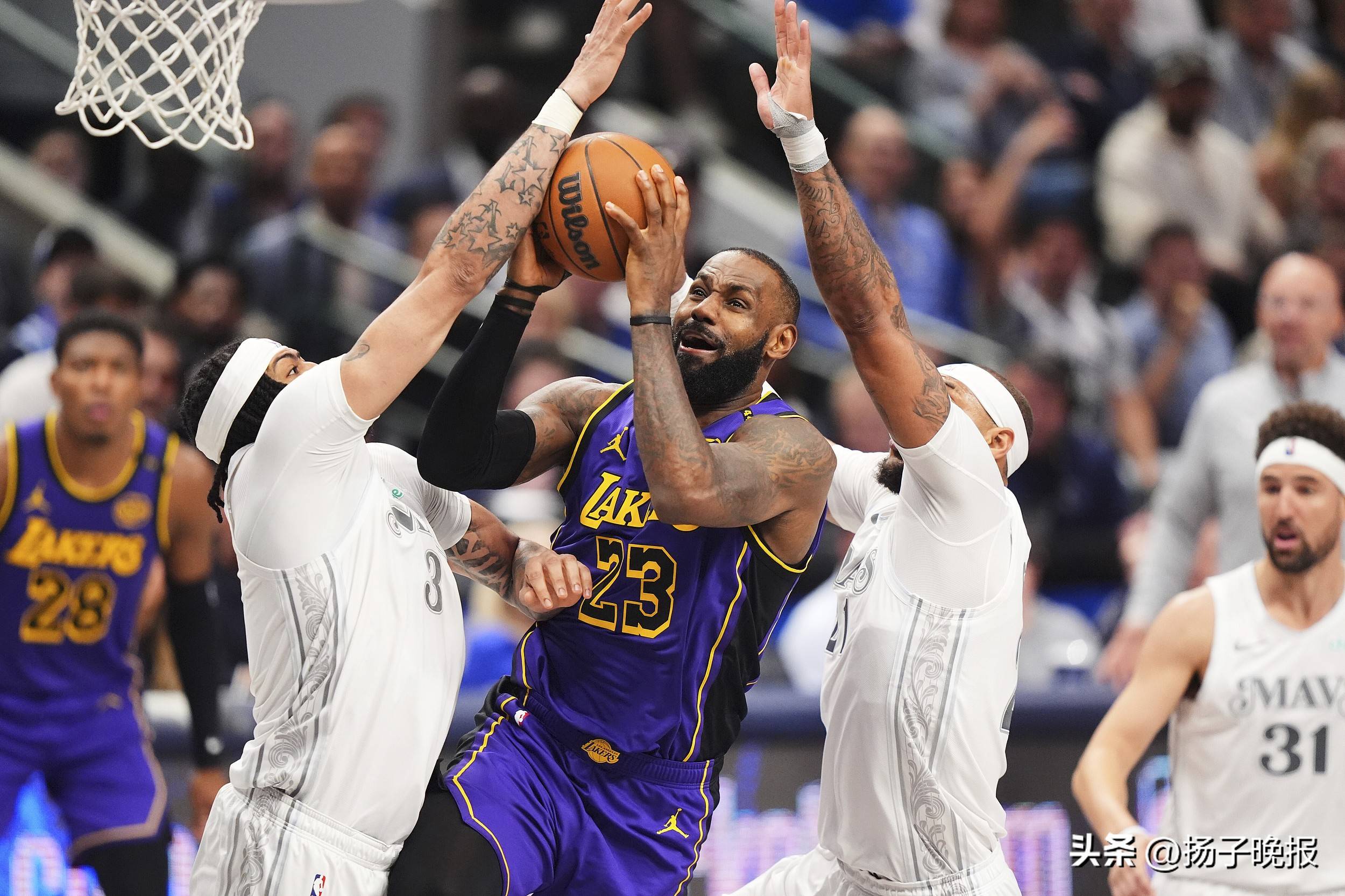 小牛队将对阵湖人，客场备战需谨慎应对