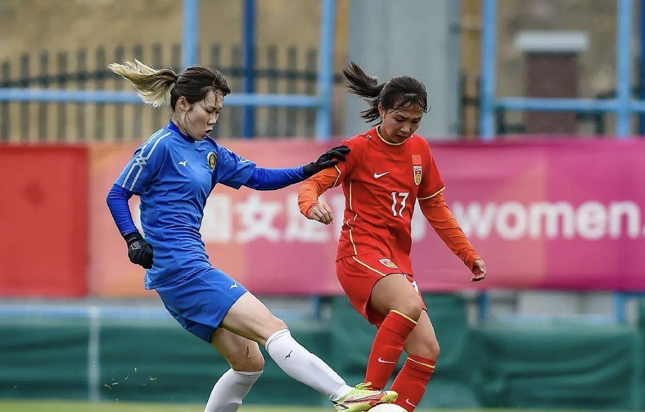 墨西哥女足轻松击败对手，喜获胜利