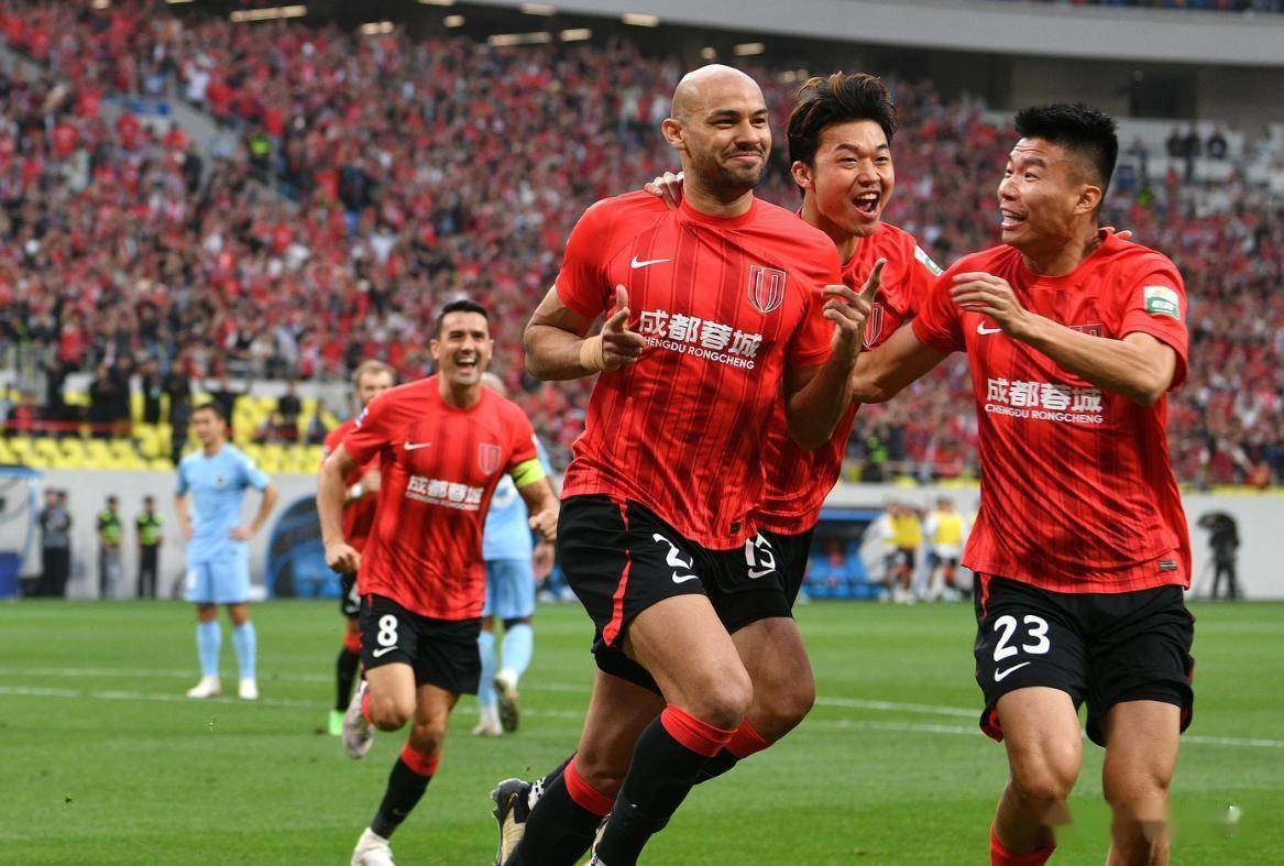 神秘外援加盟恒大，中超冲击亚冠宝座