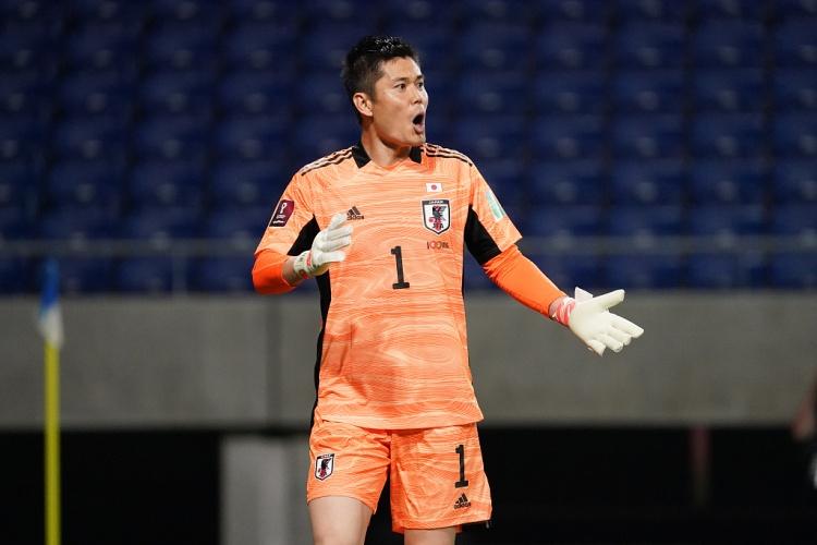 包含精湛技术使球队门将功不可没，稳健守门护住球门的词条