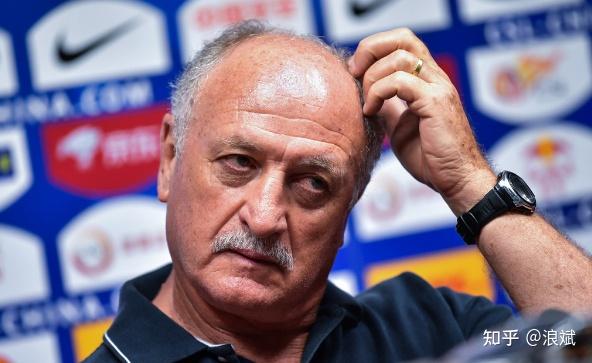 足球传奇教练退休,一时风云陡变的简单介绍 足球传奇教练退休,一时风云陡变的简单介绍