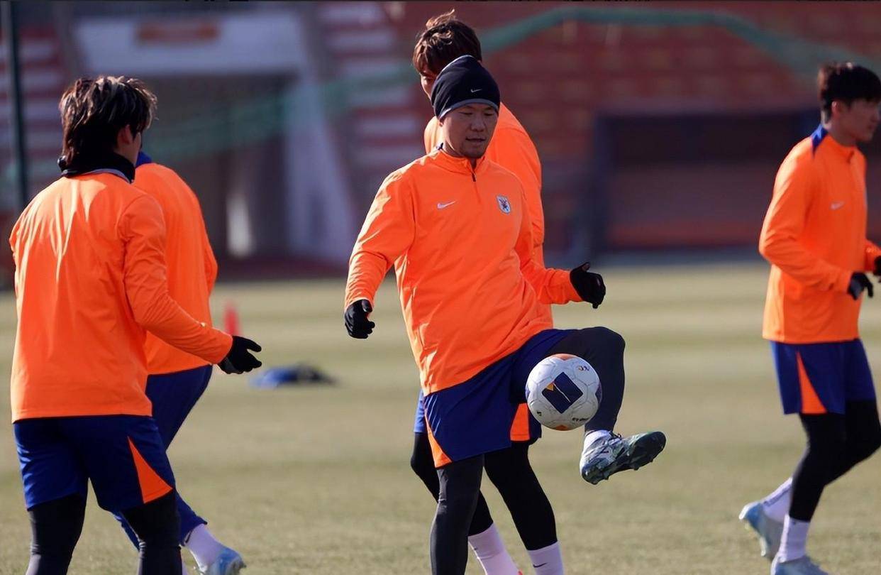 蔚山现代三连胜,成功晋级亚冠八强的简单介绍 蔚山现代三连胜,成功晋级亚冠八强的简单介绍