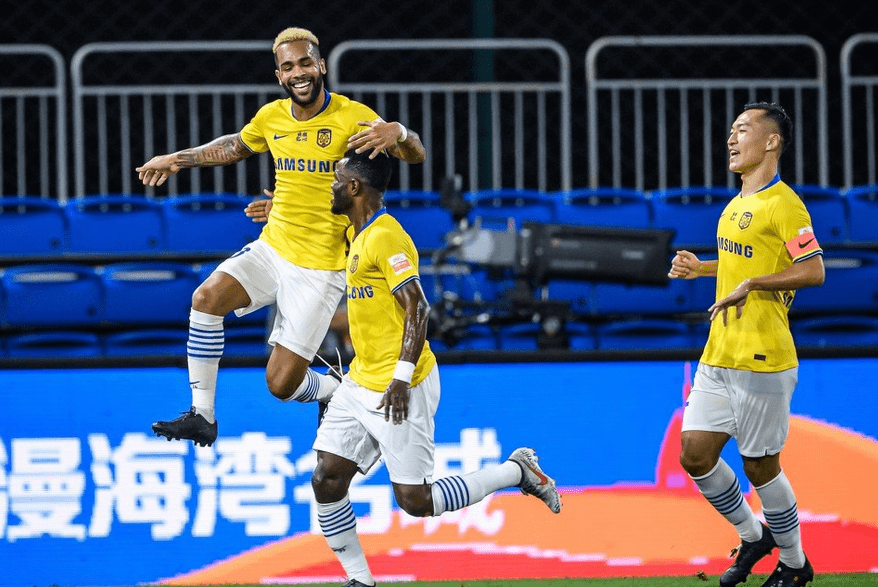 杏彩体育链接-赢得宝贵三分，球队登上榜首