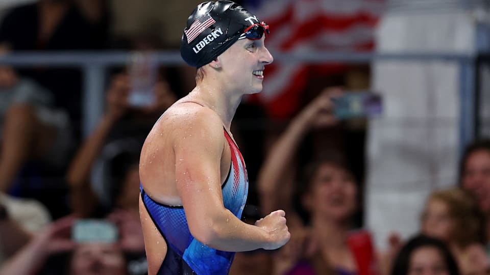 美国游泳冠军正在刷新世界纪录