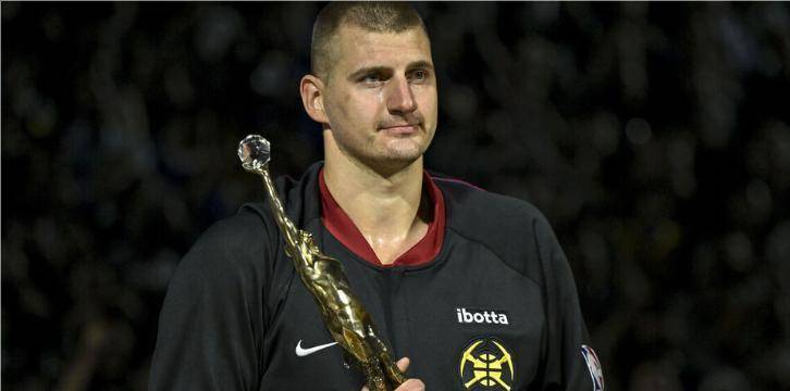 斯洛文尼亚队实力碾压，赢遍三场