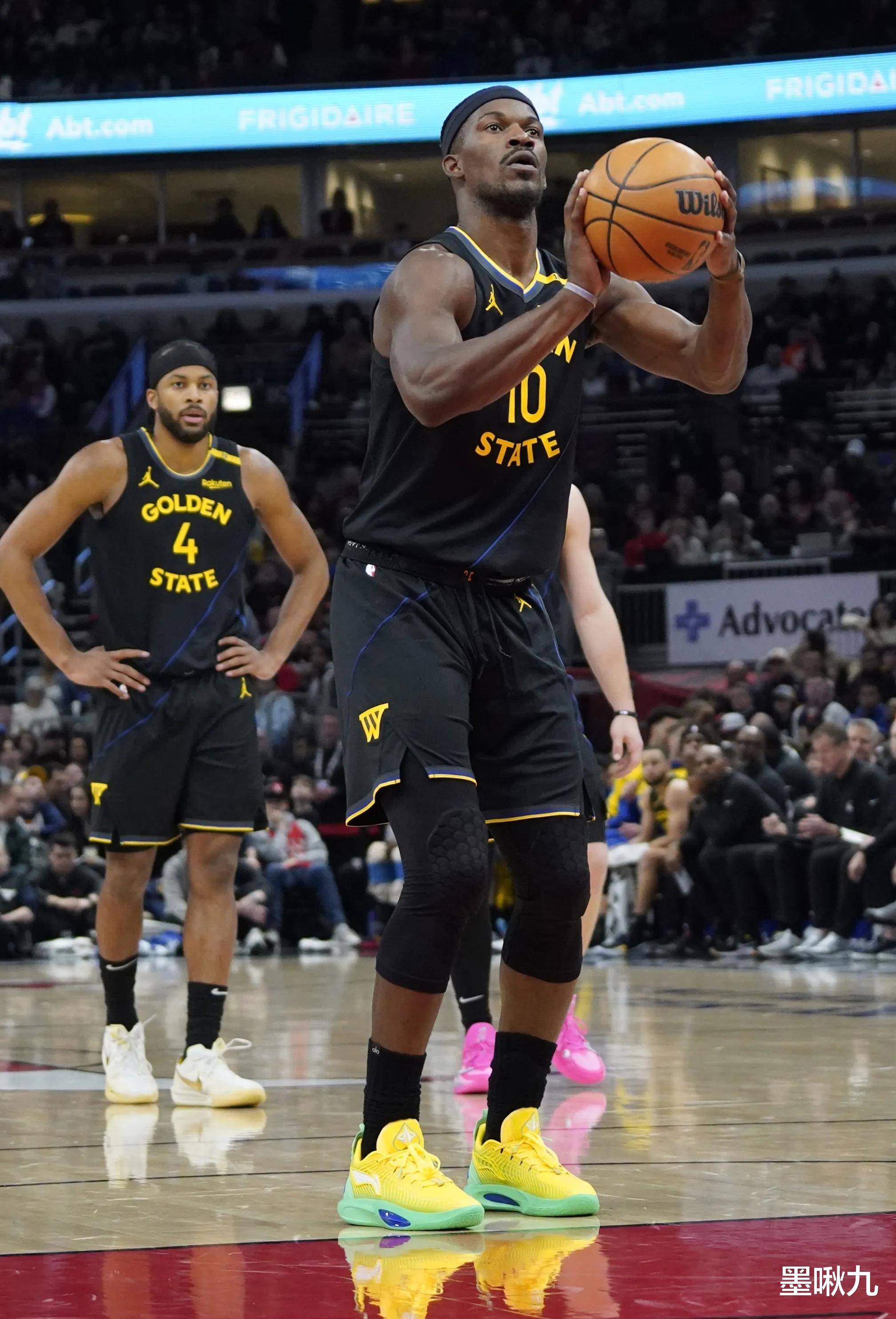 马刺惜败雄鹿,惨遭两连败 马刺惜败雄鹿,惨遭两连败