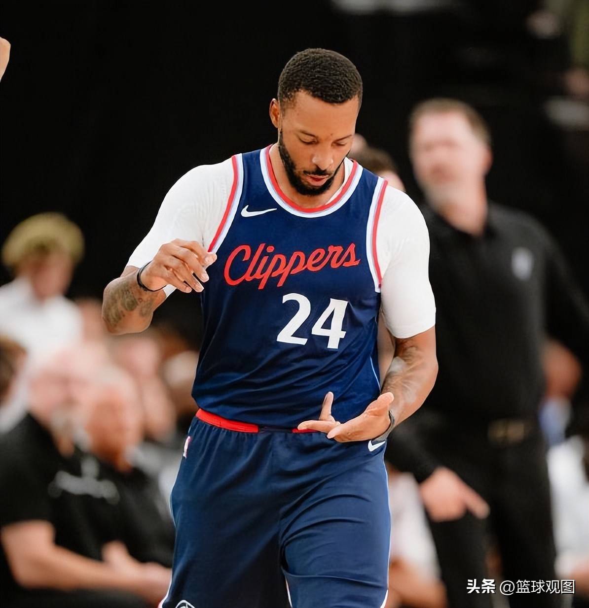 快船击败掘金，保持不败记录